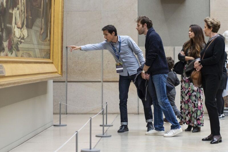 paris-city-walk-and-louvre-museum-tour