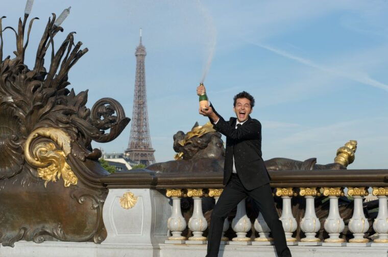 paris-comedy-show-in-english-how-to-become-a-parisian