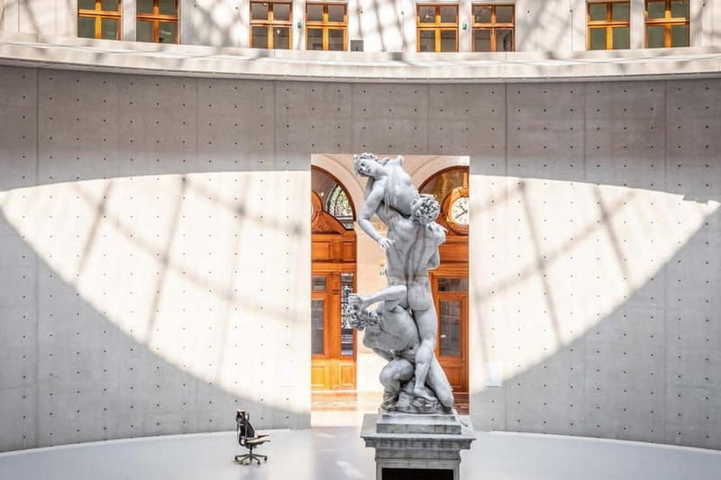 Paris: "Corps et âmes" exhibition guided tour, Coll Pinault, Bourse du Commerce - Key Points