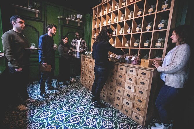 paris-craft-distillery-make-your-own-gin-workshop