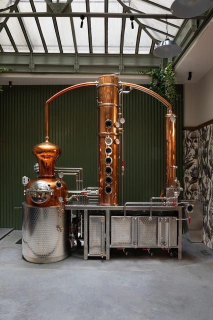 paris-craft-gin-distillery-guided-tour-tasting-in-english