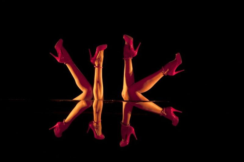 paris-crazy-horse-cabaret-show