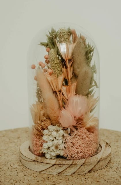paris-create-dried-flower-bell-jar-workshop-in-paris