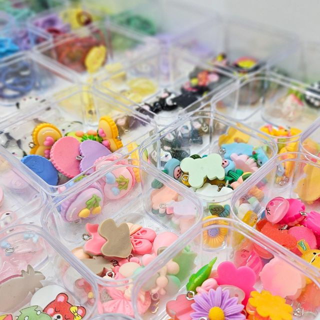 paris-create-your-phone-strap-bag-or-keychain