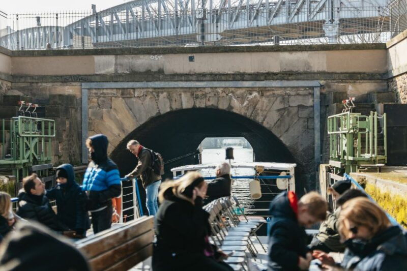 paris-cruise-on-the-saint-martin-canal-and-the-seine-river
