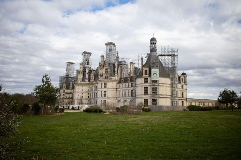paris-day-trip-to-loire-castles