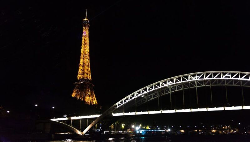 paris-dinner-cruise-on-the-seine-and-eiffel-tower-2nd-floor