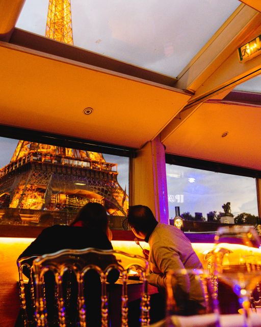 paris-dinner-cruise-with-live-music-and-rooftop