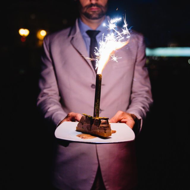 paris-dinner-cruise-with-live-music-and-rooftop