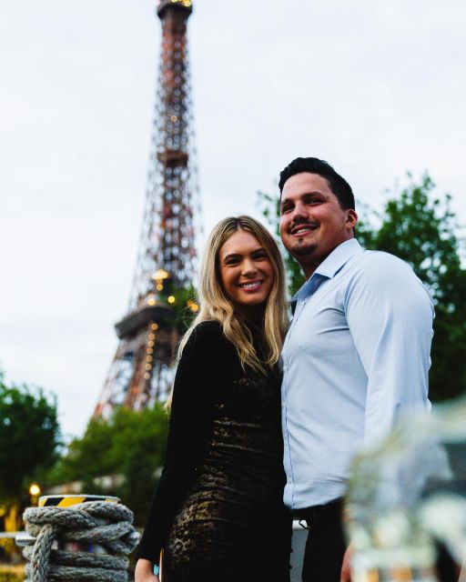paris-dinner-cruise-with-live-music-and-rooftop