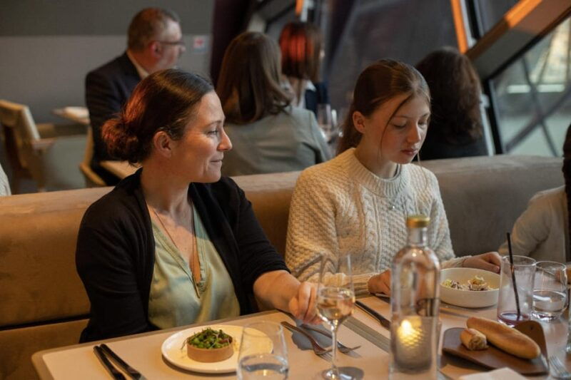 paris-dinner-with-drinks-at-madame-brasserie-eiffel-tower