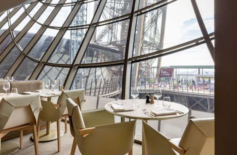 paris-dinner-with-drinks-at-madame-brasserie-eiffel-tower