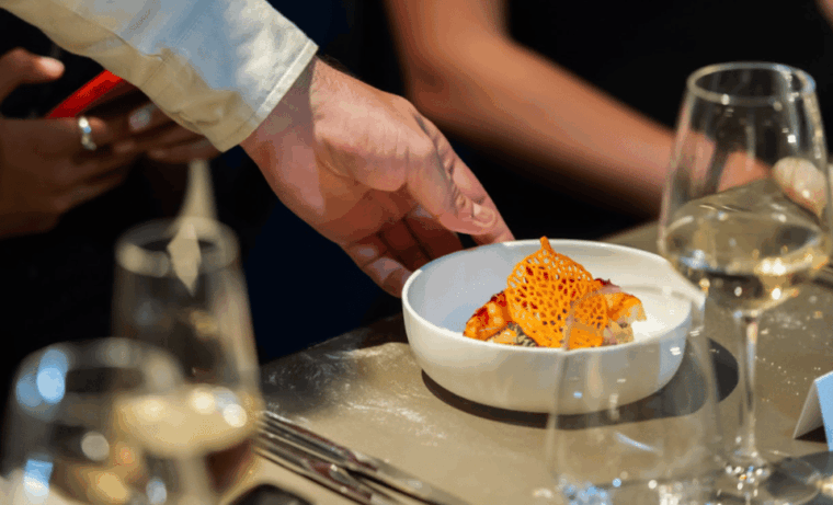 paris-dinner-with-drinks-at-madame-brasserie-eiffel-tower