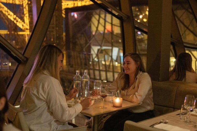 paris-dinner-with-drinks-at-madame-brasserie-eiffel-tower