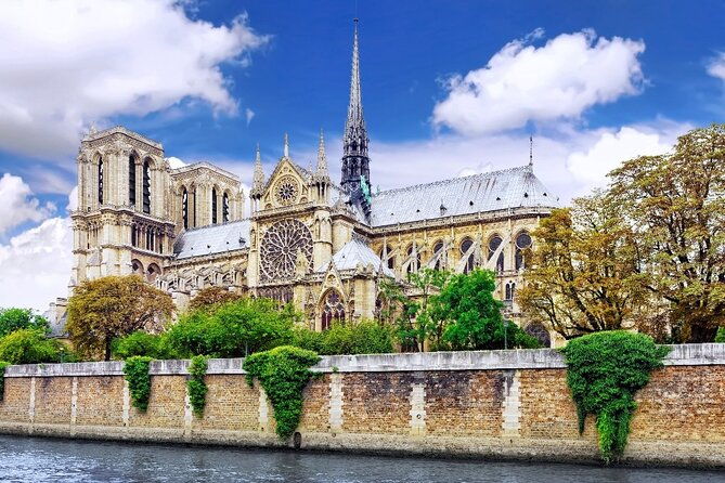paris-discover-historic-center-of-paris-with-guided-walking-tour-2