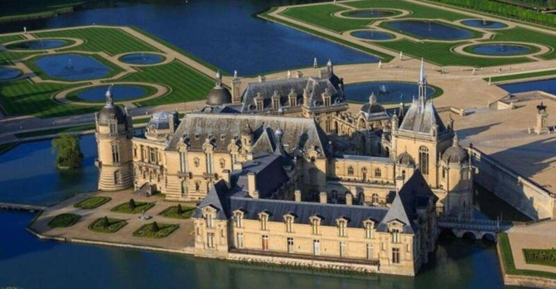 paris-domaine-de-chantilly-private-tour-in-a-mercedes-van