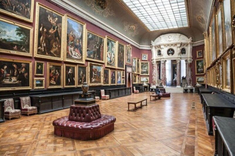 paris-domaine-de-chantilly-private-tour-in-a-mercedes-van