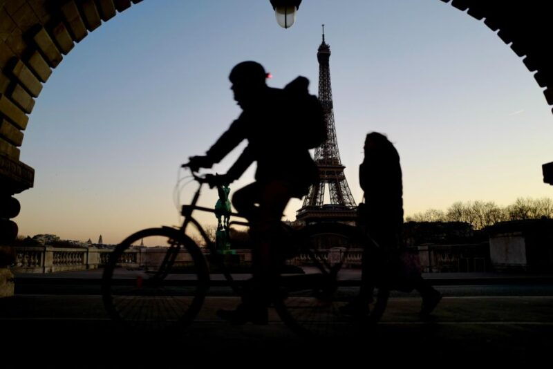 paris-e-bike-private-tour-discover-the-city-in-3-hours