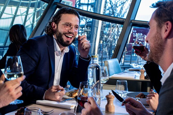 paris-earliest-lunch-at-eiffel-tower-madame-brasserie-restaurant