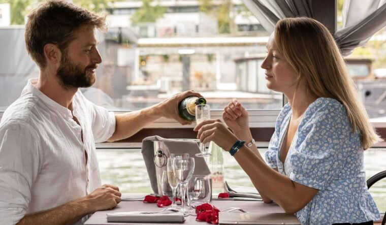 paris-early-evening-dinner-cruise-on-the-river-seine