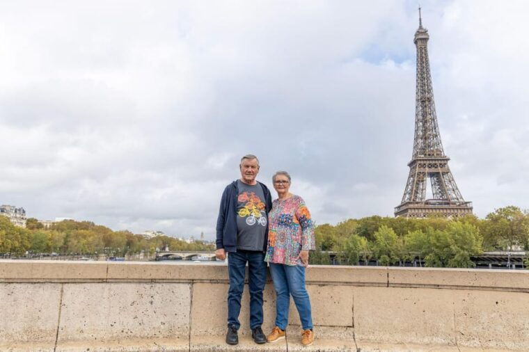 paris-eiffel-area-private-photoshoot