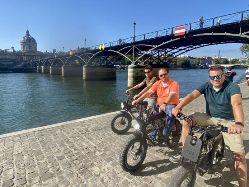 paris-eiffel-tower-and-notre-dame-night-tour-by-e-bike
