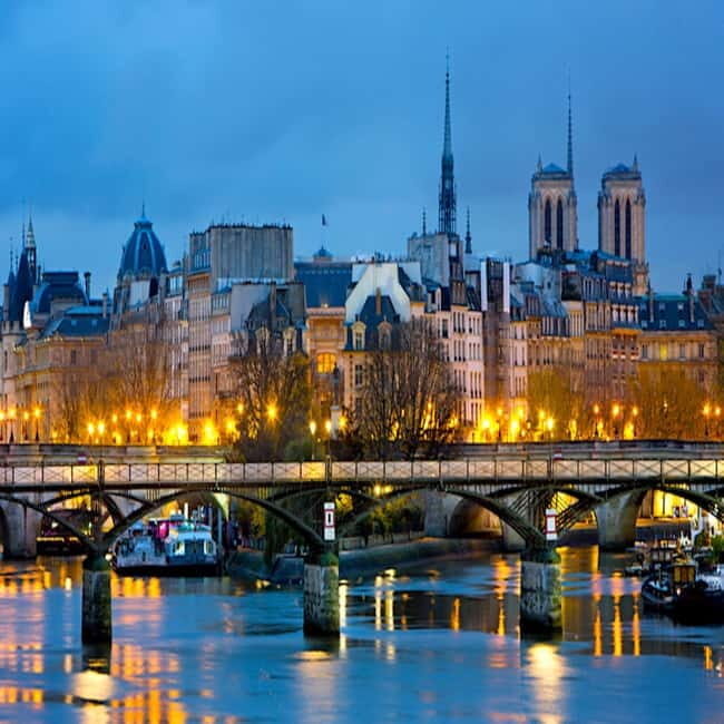 Paris: Eiffel Tower and Seine River Electric Bike Tour - The Experience of Riding Electric Bikes in Paris