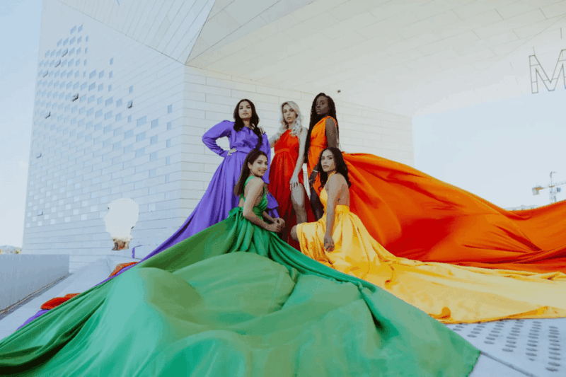 paris-eiffel-tower-glamor-photoshoot-with-dress-options