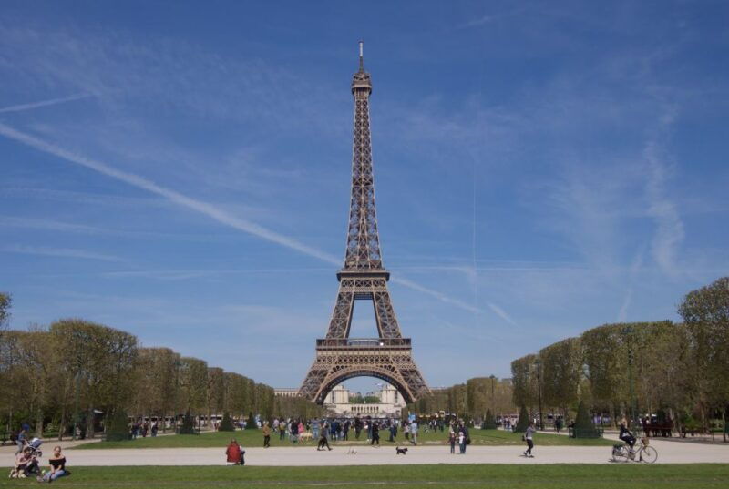 paris-eiffel-tower-guided-tour-with-summit-access