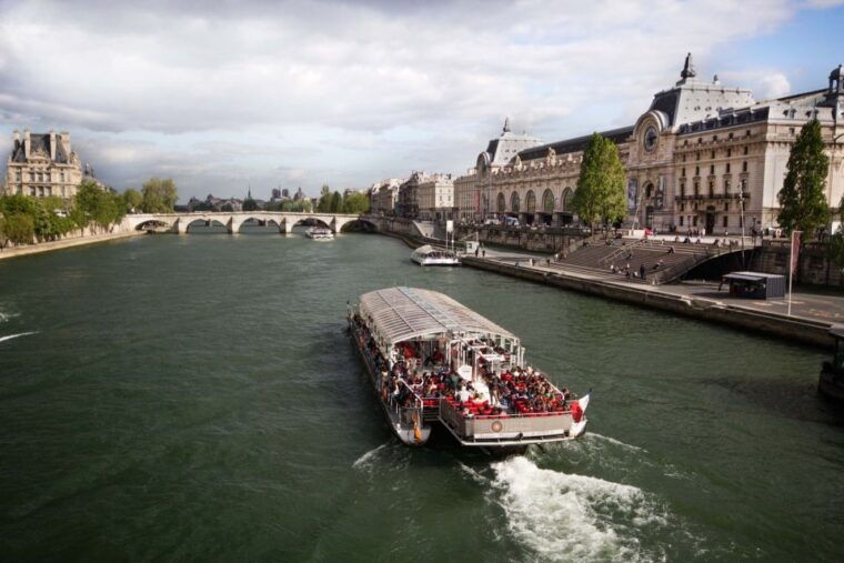 paris-eiffel-tower-hosted-tour-seine-cruise-and-city-tour
