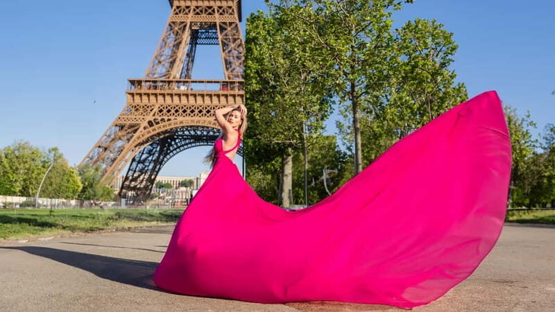 Paris: Eiffel Tower-Louvre Flying-Dress Photoshoot jonadress - What to Expect from Your Paris Flying Dress Photoshoot