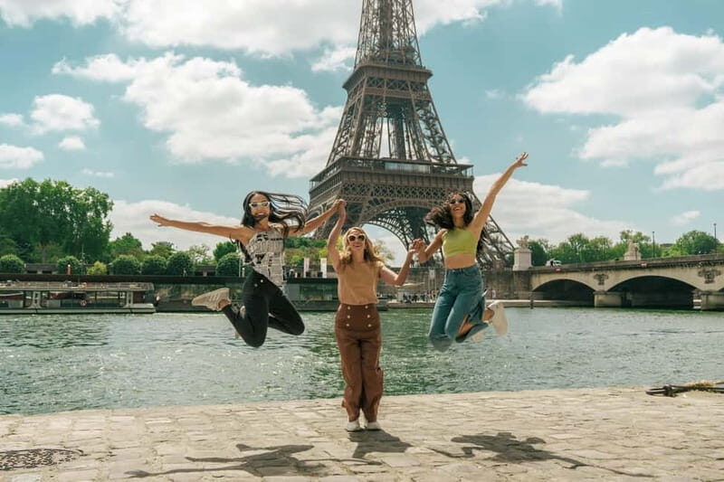 Paris: Eiffel Tower, Montmartre, or Louvre Photoshoot - FAQ