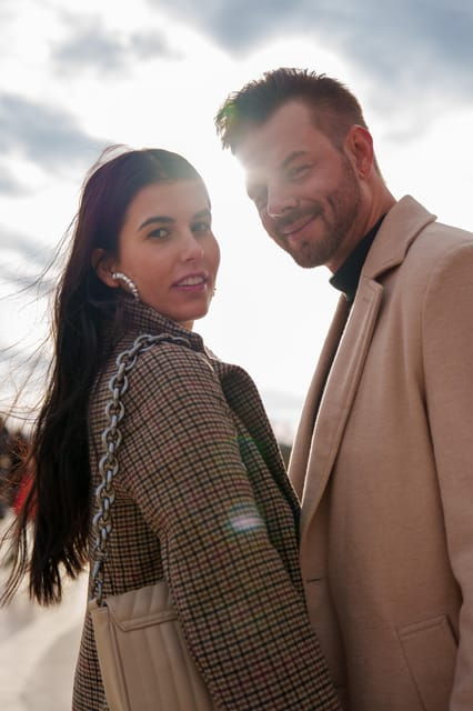 paris-eiffel-tower-photoshoot-with-a-professional