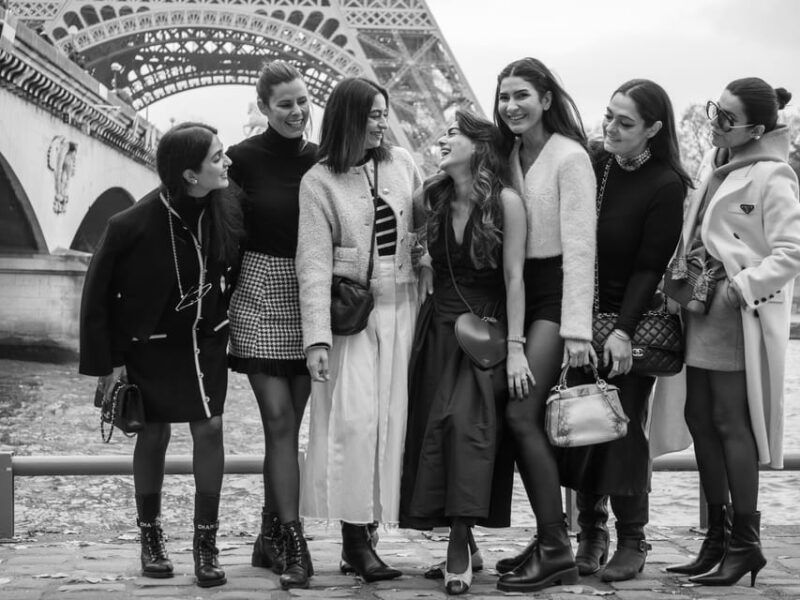 paris-eiffel-tower-private-photoshoot-experience