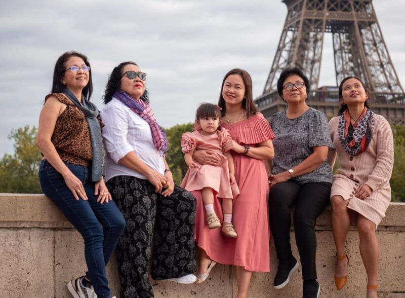 paris-eiffel-tower-private-photoshoot-experience