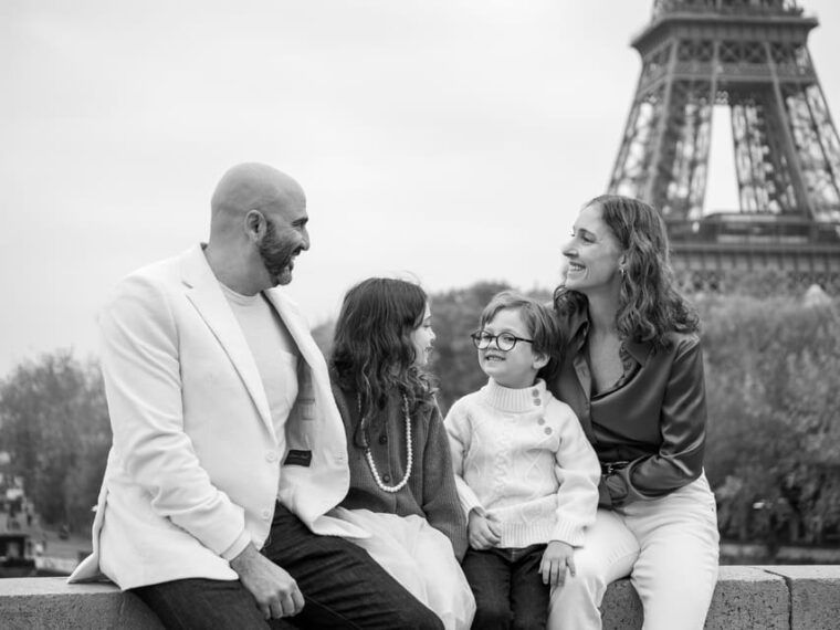 paris-eiffel-tower-private-photoshoot-experience