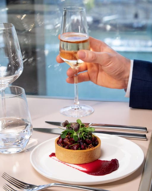 paris-eiffel-tower-summit-app-to-to-download-and-meal