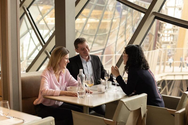 paris-eiffel-towers-madame-brasserie-lunch-experience