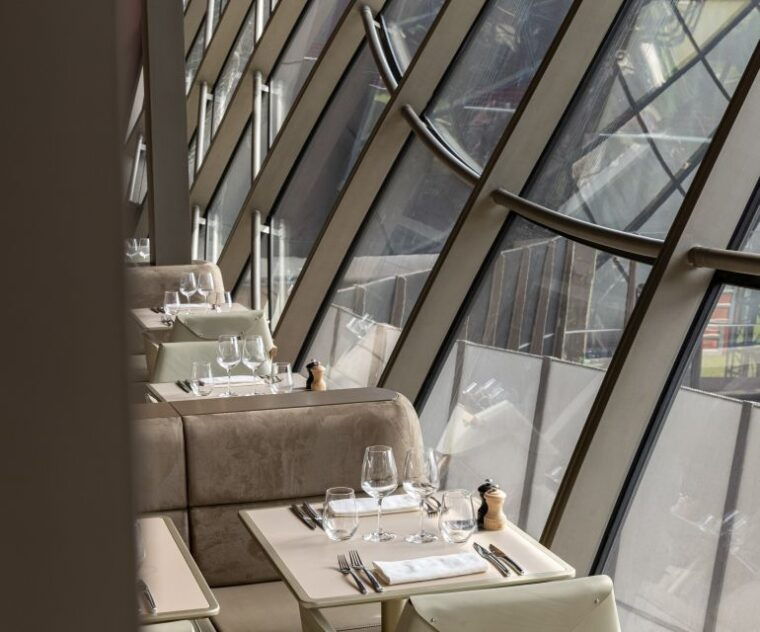 paris-eiffel-towers-madame-brasserie-lunch-experience
