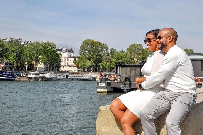 paris-engagement-proposal-private-walking-tour-with-professional-photographer