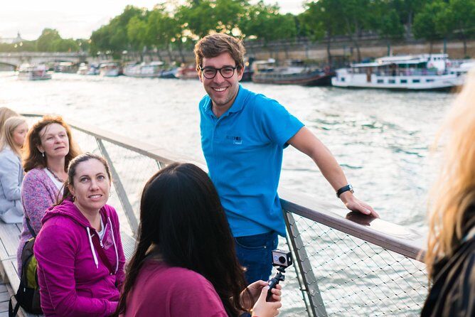 Paris Evening Bike Tour with 1-hour Seine River Cruise - Key Points