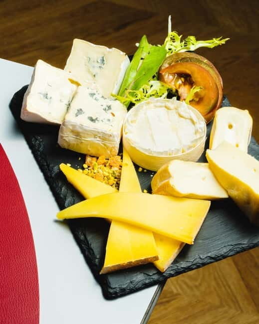 Paris: Evening River Cruise with Champagne & Food tasting - Key Points