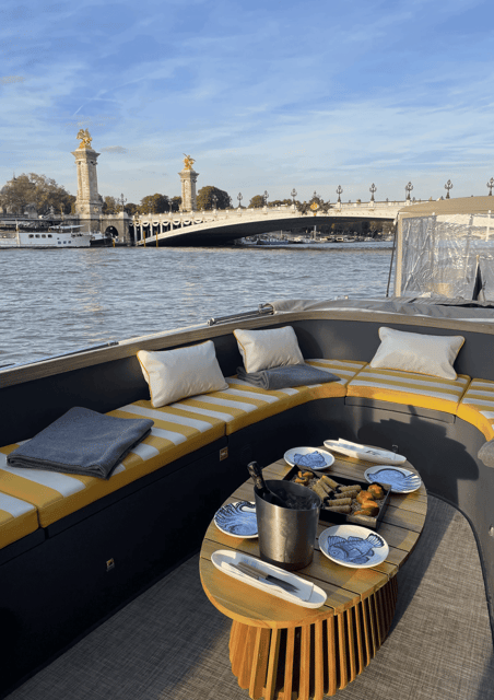 paris-exceptional-private-cruise-aboard-electric-boats