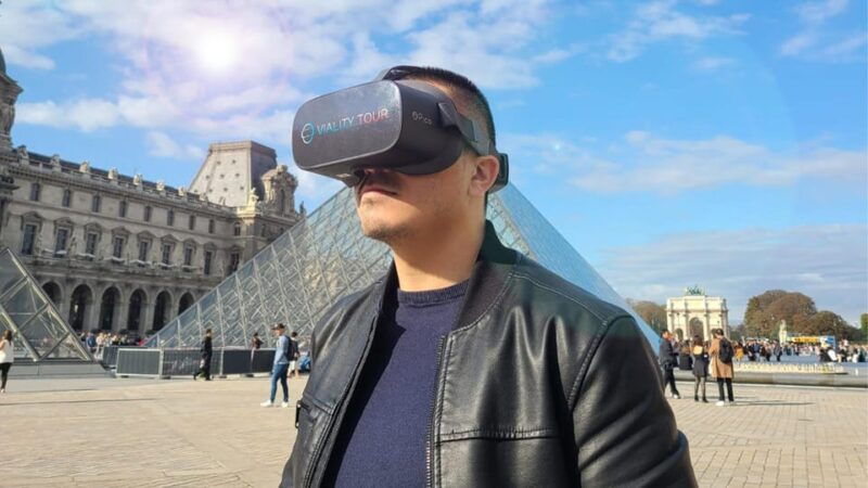 paris-experience-the-history-of-the-louvre-with-virtual-reality