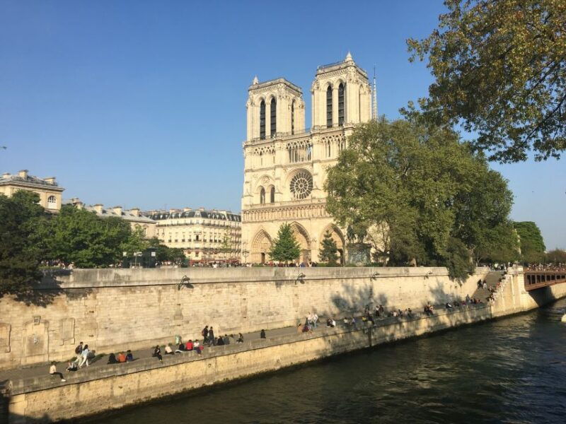 paris-explore-ile-de-la-cite-with-a-local