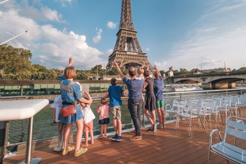 paris-family-friendly-river-seine-guided-cruise