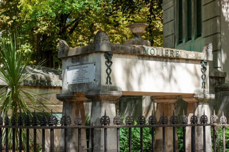 Paris: Famous Graves of Pere Lachaise Cemetery Guided Tour - FAQs