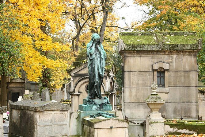paris-famous-graves-of-pere-lachaise-cemetery-guided-tour