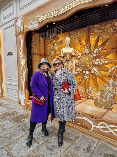 paris-fashion-tour-chanel-sex-and-the-city-emily-in-paris