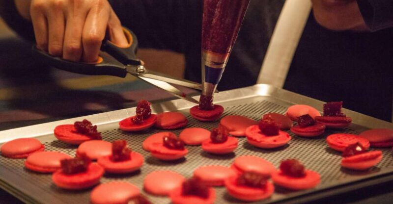 paris-french-macarons-baking-class-with-a-parisian-chef